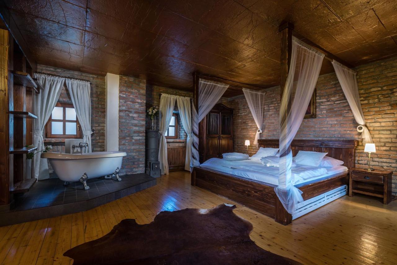 Chateau Krakovany Esterno foto