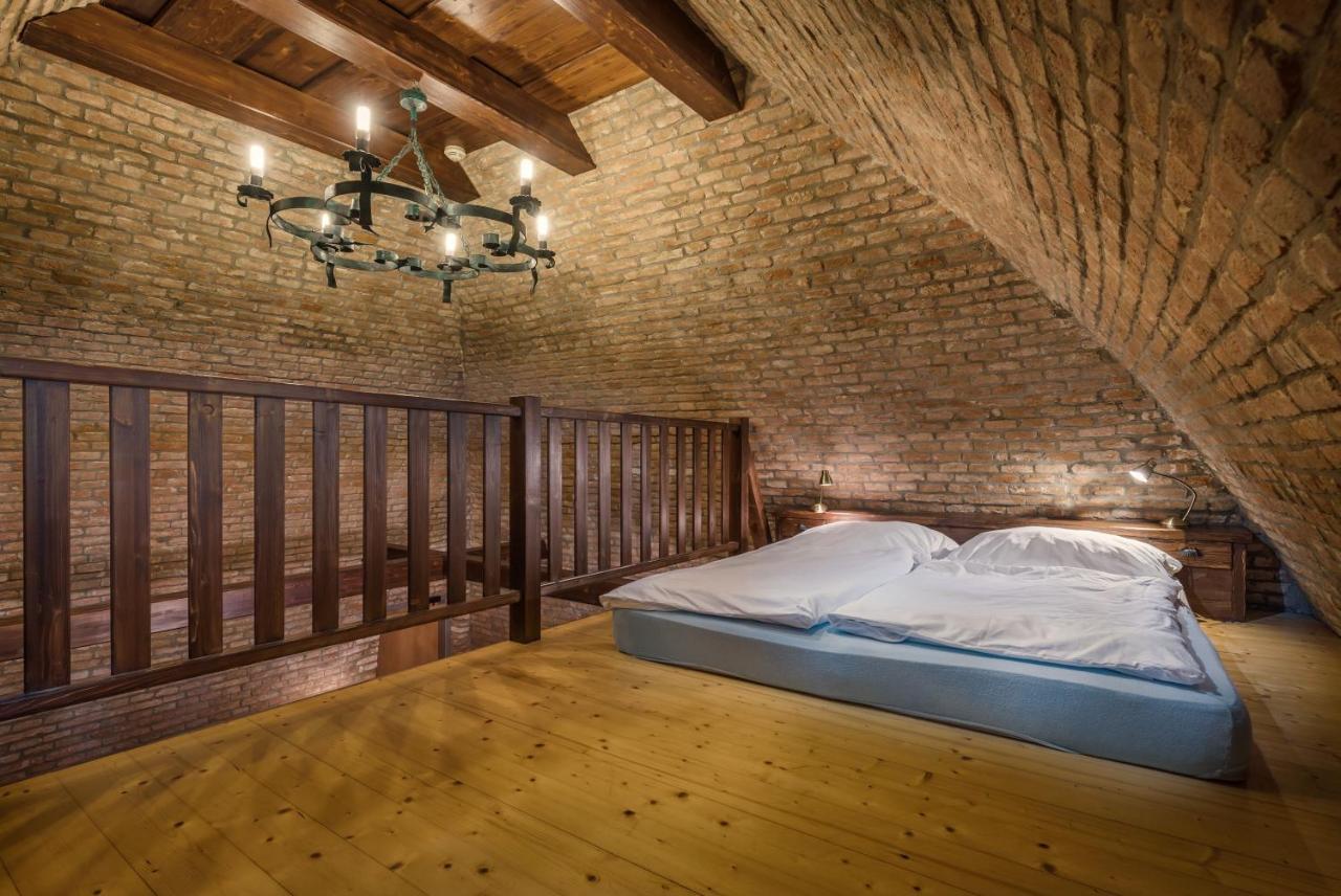 Chateau Krakovany Esterno foto