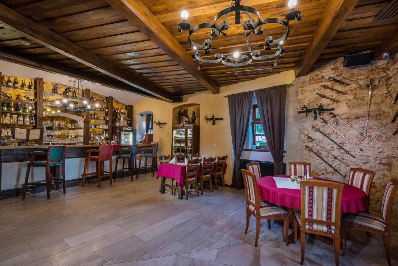 Chateau Krakovany Esterno foto