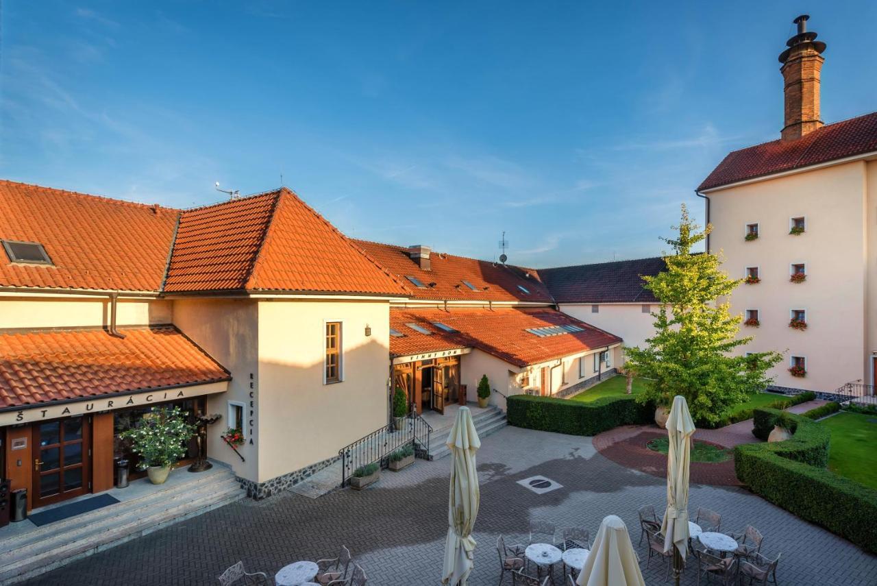 Chateau Krakovany Esterno foto