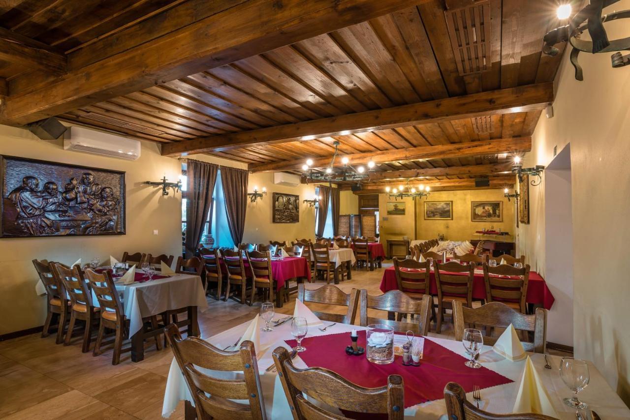 Chateau Krakovany Esterno foto