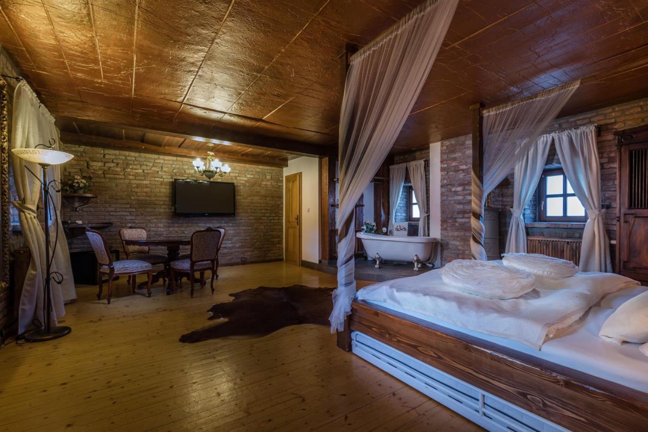 Chateau Krakovany Esterno foto
